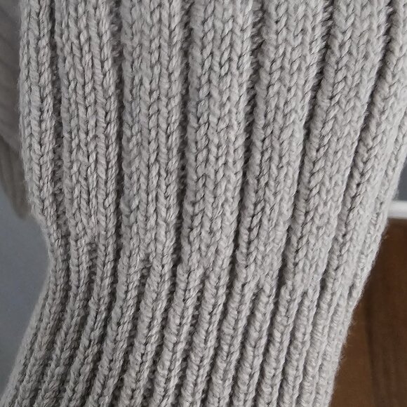 HOLLISTER gray CROPPED CARDIGAN knit buttons COTTON acrylic - Picture 7 of 10